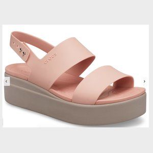 WOMEN’S CROCS BROOKLYN LOW WEDGE size 8